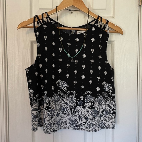 Retro A&F Black Printed Cage Shoulder Blouse - Picture 2 of 6